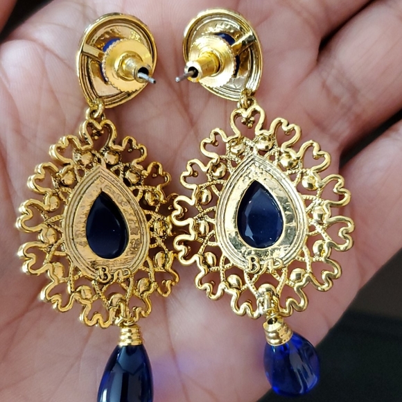 Earrings with blue stone - Picture 2 of 4